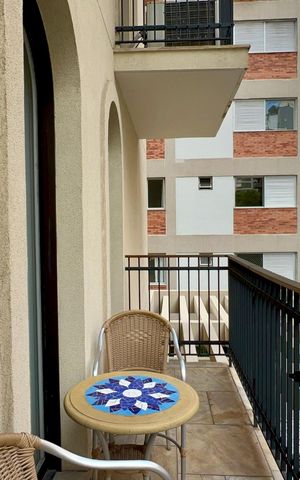 Apartamento à venda com 333m², 4 quartos e 4 vagas Apartamento à venda com 333m², 4 quartos e 4 vagasVaranda
