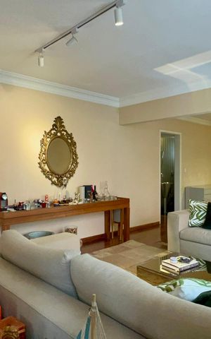 Apartamento à venda com 333m², 4 quartos e 4 vagas Apartamento à venda com 333m², 4 quartos e 4 vagasSala