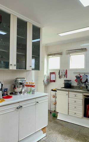 Apartamento à venda com 333m², 4 quartos e 4 vagas Apartamento à venda com 333m², 4 quartos e 4 vagasCozinha