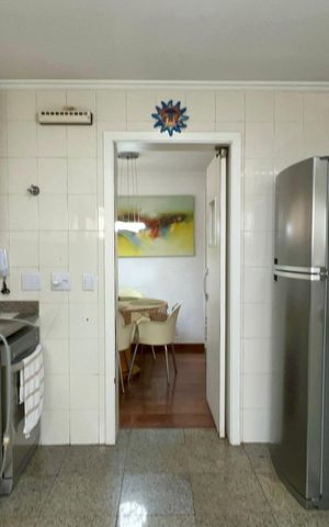 Apartamento à venda com 333m², 4 quartos e 4 vagas Apartamento à venda com 333m², 4 quartos e 4 vagasCozinha
