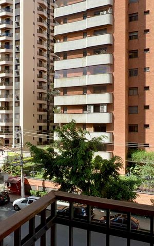 Apartamento à venda com 333m², 4 quartos e 4 vagas Apartamento à venda com 333m², 4 quartos e 4 vagasSacada da suite 4
