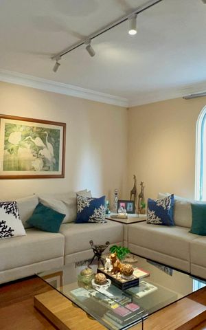 Apartamento à venda com 333m², 4 quartos e 4 vagas Apartamento à venda com 333m², 4 quartos e 4 vagasSala