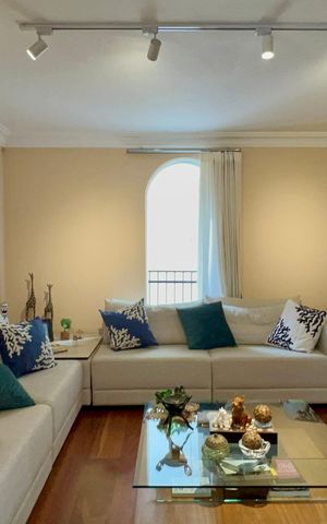 Apartamento à venda com 333m², 4 quartos e 4 vagas Apartamento à venda com 333m², 4 quartos e 4 vagasSala