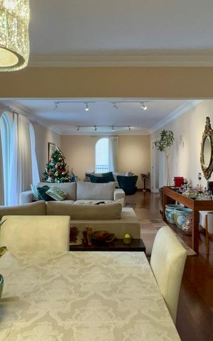 Apartamento à venda com 333m², 4 quartos e 4 vagas Apartamento à venda com 333m², 4 quartos e 4 vagasSala de Jantar