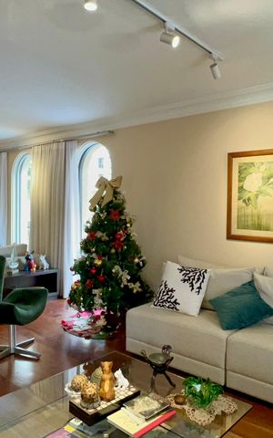 Apartamento à venda com 333m², 4 quartos e 4 vagas Apartamento à venda com 333m², 4 quartos e 4 vagasSala
