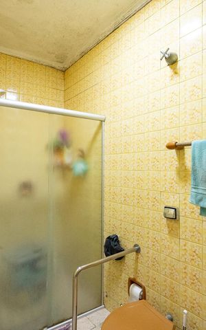 Casa à venda com 250m², 3 quartos e 3 vagas Casa à venda com 250m², 3 quartos e 3 vagasBanheiro Social