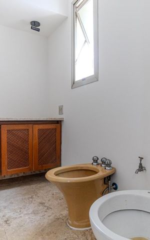 Apartamento à venda com 304m², 3 quartos e 1 vaga Apartamento à venda com 304m², 3 quartos e 1 vagaBanheiro da Suíte 3