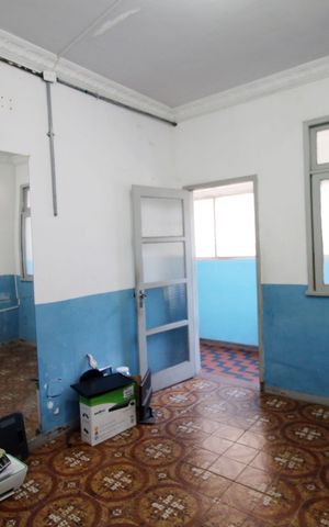 Casa à venda com 300m², 3 quartos e 8 vagasSala