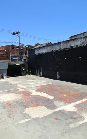 Casa à venda com 300m², 3 quartos e 8 vagasQuintal e Garagem