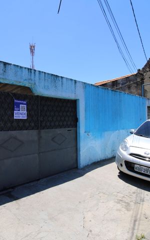 Casa à venda com 300m², 3 quartos e 8 vagasFachada da casa
