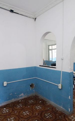 Casa à venda com 300m², 3 quartos e 8 vagasSala 2
