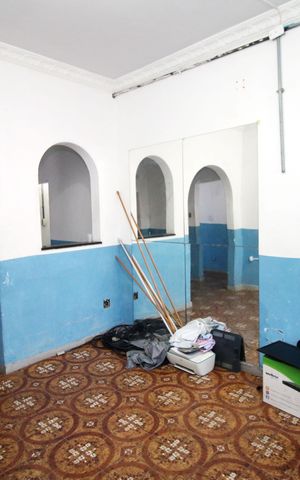 Casa à venda com 300m², 3 quartos e 8 vagasSala