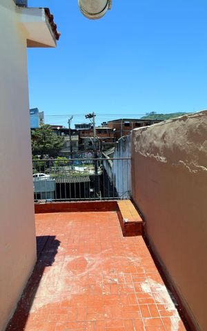 Casa à venda com 300m², 3 quartos e 8 vagasVaranda 
