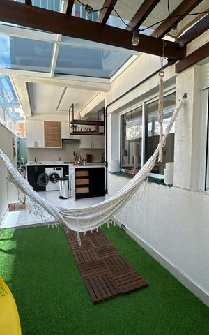 Apartamento à venda com 61m², 2 quartos e 2 vagas Apartamento à venda com 61m², 2 quartos e 2 vagasVaranda