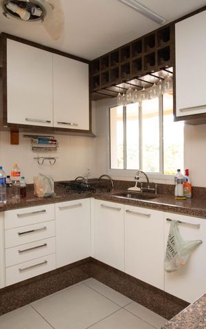 Casa à venda com 650m², 4 quartos e 5 vagas Casa à venda com 650m², 4 quartos e 5 vagasCozinha