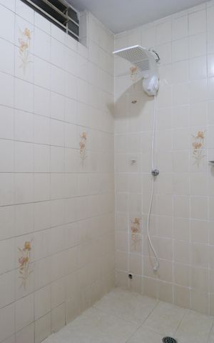 Casa à venda com 130m², 3 quartos e 1 vagaBanheiro