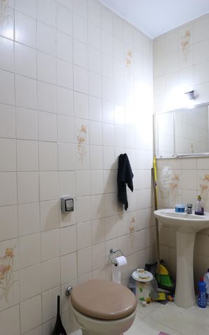 Casa à venda com 130m², 3 quartos e 1 vagaBanheiro