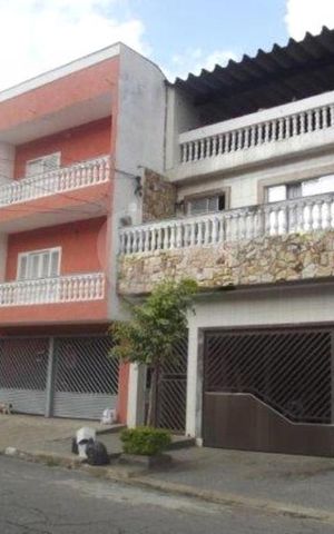 Casa à venda com 120m², 2 quartos e 2 vagas