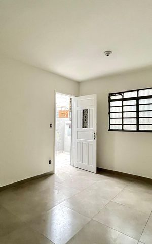 Casa para alugar com 65m², 1 quarto e 2 vagasSala