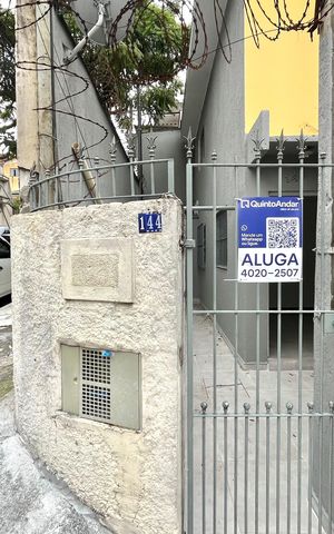 Casa para alugar com 65m², 1 quarto e 2 vagasFachada
