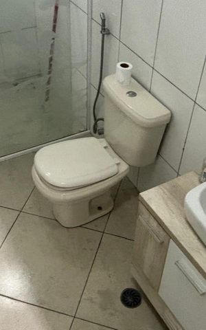 Casa à venda com 100m², 4 quartos e 1 vaga Casa à venda com 100m², 4 quartos e 1 vagaBanheiro casa 2