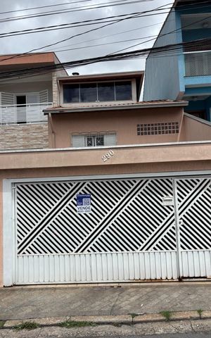 Casa à venda com 100m², 4 quartos e 1 vaga Casa à venda com 100m², 4 quartos e 1 vagaFachada