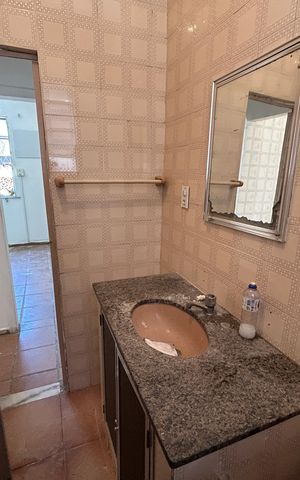 Casa à venda com 46m², 2 quartos e sem vagaBanheiro casa 1