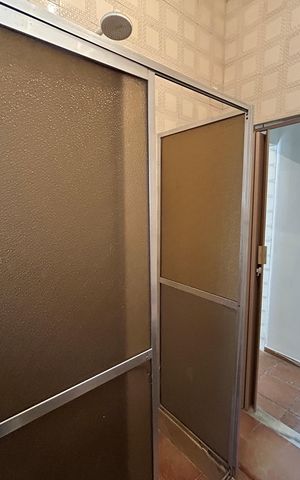 Casa à venda com 46m², 2 quartos e sem vagaBanheiro casa 1