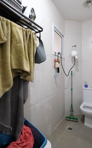 Casa à venda com 244m², 2 quartos e 2 vagasBanheiro 2