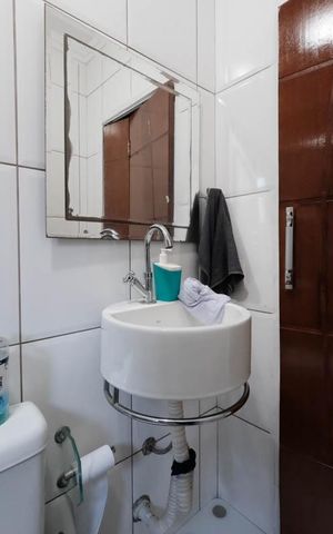 Casa à venda com 244m², 2 quartos e 2 vagasBanheiro 1