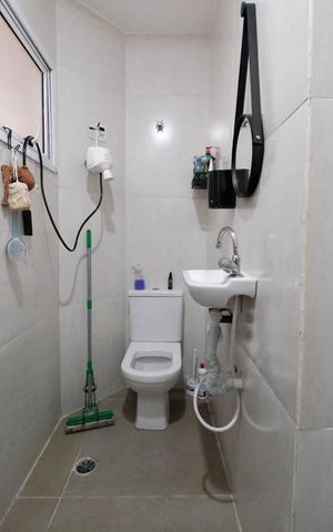 Casa à venda com 244m², 2 quartos e 2 vagasBanheiro 2