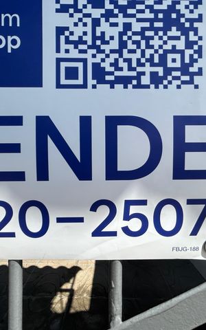 Casa à venda com 59m², 2 quartos e 2 vagas Casa à venda com 59m², 2 quartos e 2 vagasPlaca