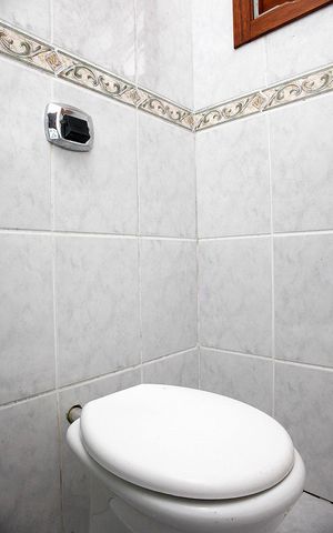 Casa à venda com 250m², 3 quartos e 3 vagasBanheiro 1 Lavabo