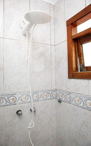 Casa à venda com 250m², 3 quartos e 3 vagasBanheiro 3