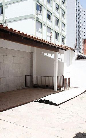 Casa à venda com 250m², 3 quartos e 3 vagasPátio