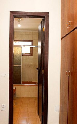 Casa à venda com 250m², 3 quartos e 3 vagasQuarto 1 Suíte - Detalhe Closet