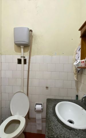 Casa à venda com 200m², 2 quartos e 3 vagas Casa à venda com 200m², 2 quartos e 3 vagasBanheiro