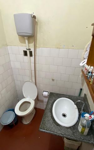 Casa à venda com 200m², 2 quartos e 3 vagas Casa à venda com 200m², 2 quartos e 3 vagasBanheiro