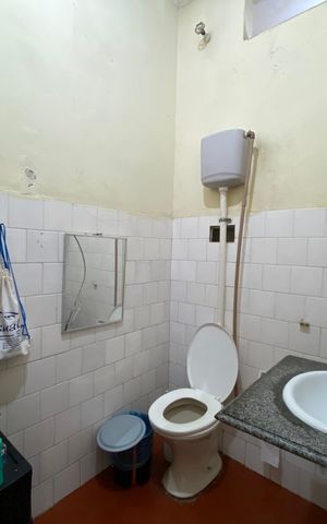 Casa à venda com 200m², 2 quartos e 3 vagas Casa à venda com 200m², 2 quartos e 3 vagasBanheiro