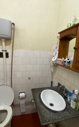 Casa à venda com 200m², 2 quartos e 3 vagas Casa à venda com 200m², 2 quartos e 3 vagasBanheiro