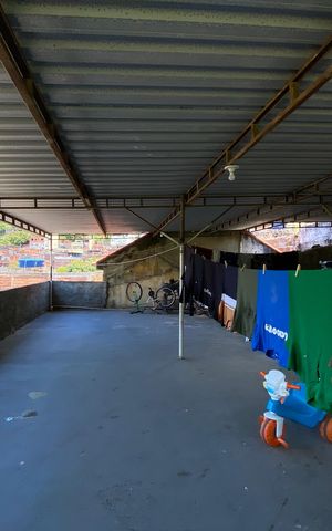 Casa à venda com 200m², 2 quartos e 3 vagas Casa à venda com 200m², 2 quartos e 3 vagasTerraço