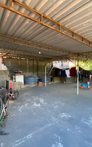 Casa à venda com 200m², 2 quartos e 3 vagas Casa à venda com 200m², 2 quartos e 3 vagasTerraço