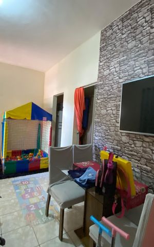 Casa à venda com 200m², 2 quartos e 3 vagas Casa à venda com 200m², 2 quartos e 3 vagasSala