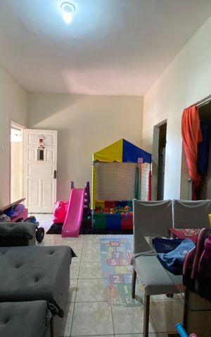 Casa à venda com 200m², 2 quartos e 3 vagas Casa à venda com 200m², 2 quartos e 3 vagasSala