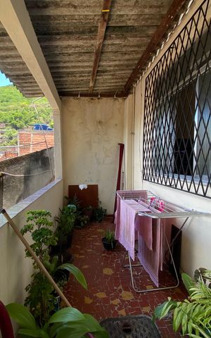 Casa à venda com 200m², 2 quartos e 3 vagas Casa à venda com 200m², 2 quartos e 3 vagasVaranda