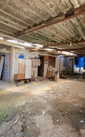 Casa à venda com 200m², 2 quartos e 3 vagas Casa à venda com 200m², 2 quartos e 3 vagasGaragem