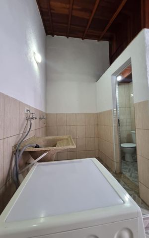 Casa à venda com 240m², 4 quartos e 5 vagas Casa à venda com 240m², 4 quartos e 5 vagasÁrea de Serviço