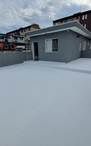 Casa à venda com 240m², 4 quartos e 5 vagas Casa à venda com 240m², 4 quartos e 5 vagasVaranda do Quarto 3