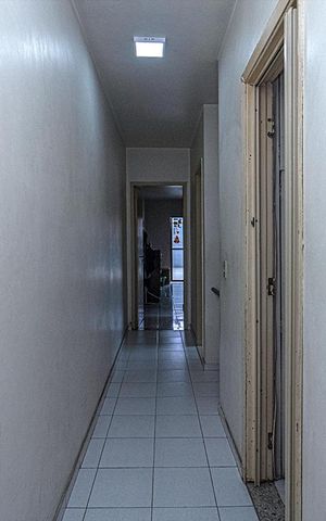 Casa à venda com 160m², 4 quartos e 2 vagas Casa à venda com 160m², 4 quartos e 2 vagascorredor para os cômodos_2