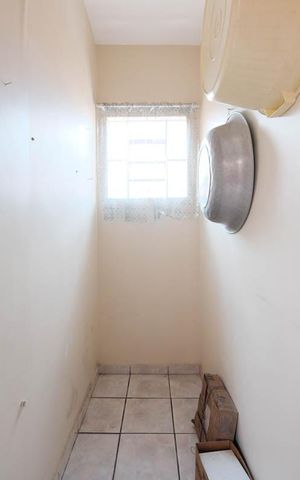 Casa à venda com 250m², 8 quartos e sem vagaÁrea de Serviço